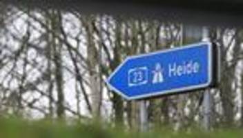 kreis pinneberg: a23 bei tornesch in der nacht stundenlang voll gesperrt