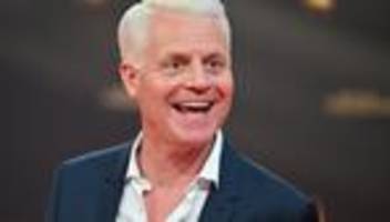 witze im karneval: guido cantz: trump lässt satiriker alt aussehen