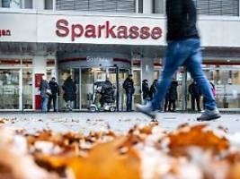 Fall bei Aktenzeichen XY: Polizei erhält Dutzende Hinweise zu Sparkassen-Einbrechern