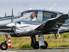 festnahmen im sauerland: merz' privatflugzeug gerät ins visier von saboteuren