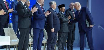 donald trumps friedensrat: könig donalds tafelrunde