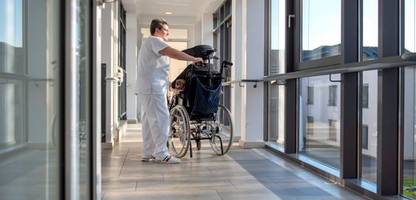Pflege: Zuzahlungen für Pflege im Heim steigen weiter