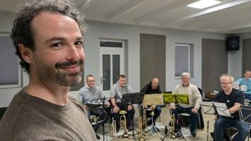 philharmoniker macht egerländer blasmusik – was sagen seine kollegen dazu?