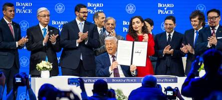 der club der milliardäre: worum es trump mit seinem „friedensrat“ wirklich geht