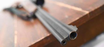 50-jährige entrümpelt wohnung in augsburg – und findet langwaffe