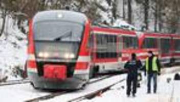 Bahn: Noch wochenlange Beeinträchtigung nach Zugentgleisung