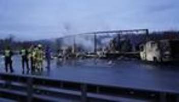 Extreme Glätte: Hunderte Unfällen und drei Tote im Nordwesten Deutschlands