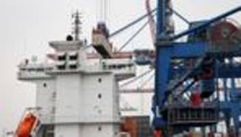 Transport: Erste ferngesteuerte Containerbrücken vor Inbetriebnahme