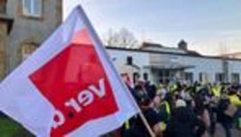 Viele Tarifkonflikte zugleich: Ausblick: Wer ist von Warnstreiks in NRW betroffen?