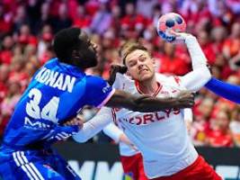 brutal hart, pures chaos: schluss mit hyggelig: dänen kämpfen em-katastrophe erstmal weg