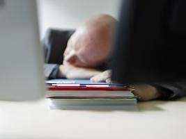 Reset für Nervenzellen: Studie: Kurzer Mittagsschlaf stärkt das Gehirn