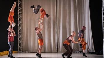 ein auftritt, der jedes alter vergessen lässt: „glorious bodies“