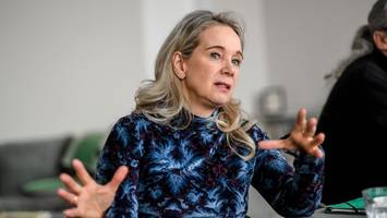 fördergelder-affäre: der druck auf die kultursenatorin nimmt zu