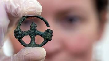 Hobby-Archäologin entdeckt 1000 Jahre altes Relikt in Brandenburg