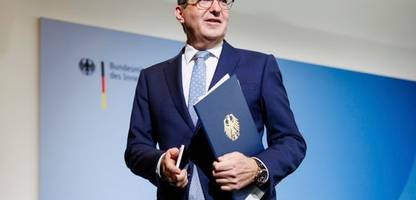 Asyl: Warum Alexander Dobrindt sich plötzlich für Afrika interessiert