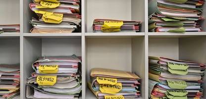 bürokratie: kosten für unternehmen sinken leicht auf 62 milliarden euro