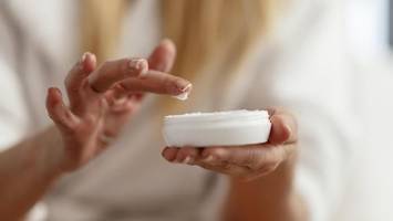 Handcremes im Test: Discounter-Produkte schneiden besser ab als Marken