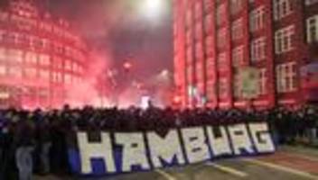 FC St. Pauli gegen HSV: Hamburg-Derby endet ohne Krawalle - Polizei sehr zufrieden