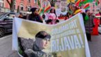 Konflikt in Syrien: Kurden protestieren gegen Vorrücken des syrischen Militärs