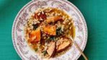 kürbis-salbei-graupen-eintopf: schmort mich warm, ihr lieben graupen