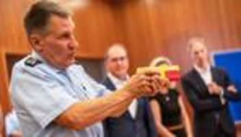 Schusswaffeneinsatz: Tödliche Schüsse aus der Dienstwaffe: Mehr Taser für Polizei