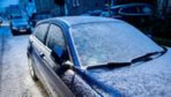 Winterwetter: Lebensgefahr - Landkreis Wesermarsch warnt vor Eisflächen