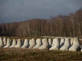 eine art heiße zone: nato will menschenleere automatisierte zone an grenze zu russland