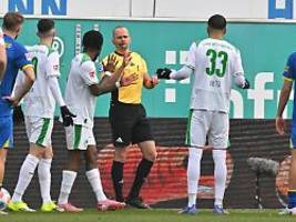 Hertha verliert Freunde-Derby: Rot nach 50 Sekunden und peinlicher Elfmeter prägen Zweitliga-Samstag