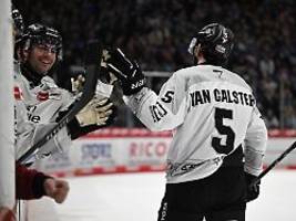 Jeder möchte uns das versauen: Räuberische Haie fressen einen ganz alten DEL-Rekord