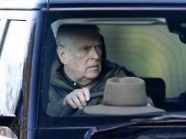 nach rausschmiss in windsor: muss andrew ins exil in die wüste gehen?