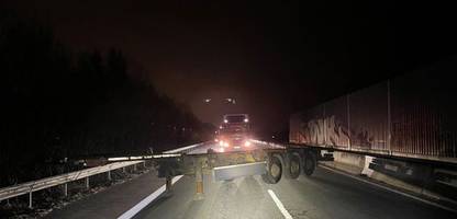 Autobahn 281 bei Bremen: Unbekannte stellen Sattelauflieger quer auf Autobahn