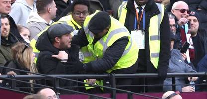 Premier League: Granit Xhaka zofft sich mit Fan - Partie des AFC Sunderland unterbrochen