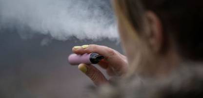 e-zigaretten: kühlstoffe können gesundheitsschädlich sein