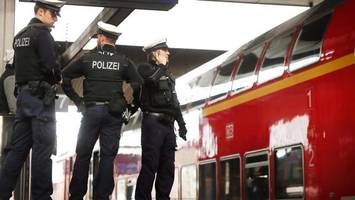 kurzes nickerchen: 20-jähriger schläft im gleisbett des hamburger hauptbahnhofs