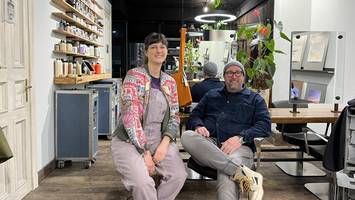 „salonfaehig“ auf sylt: friseursalon, bar, galerie und spielplatz in einem