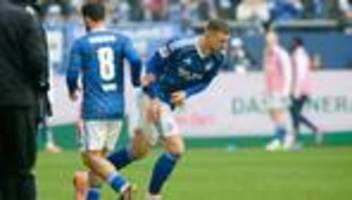 2. Bundesliga: Dzeko trifft bei Schalke-Debüt: 2:2 gegen Kaiserslautern