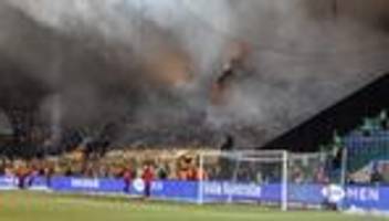 Gewalt gegen Polizei: 64 Polizisten bei Zweitligaspiel in Magdeburg verletzt