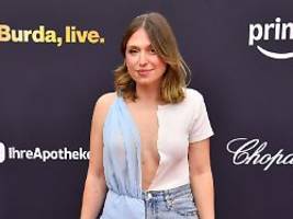 bibi schwingt das tanzbein: bianca heinicke feiert ihre showpremiere bei let's dance 