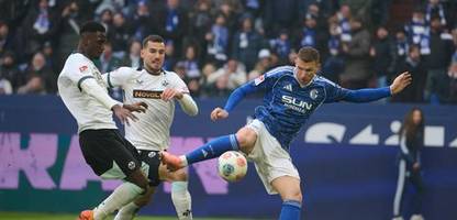 2. Bundesliga: Edin Džeko trifft in seinem ersten Spiel für Schalke 04 gegen den 1. FC Kaiserlsautern