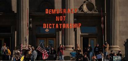 Niedergang des Parlamentarismus: Warum Demokratien sterben