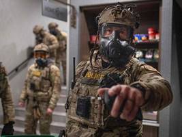 usa: dies ist donald trumps rache an demokratisch regierten regionen