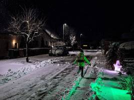 Wintereinbruch in Nordbayern: Hausaufgaben: Schneemann bauen