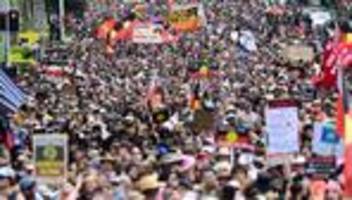Gedenken an Kolonisierung: Australia Day: Umstrittener Feiertag sorgt für Proteste
