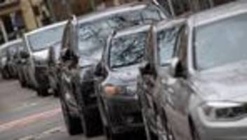 Statistik zu Haushalten: Nahezu alle Haushalte besitzen Fernseher - Auto nicht immer