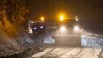 Winterwetter: Schnee und Eis: Rund 100 Unfälle in knapp acht Stunden