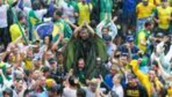 brasilien: zahlreiche menschen durch blitzeinschlag bei bolsonaro-demo verletzt