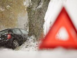 nothammer, gurtschneider & co  : so reagieren sie nach einem autounfall richtig