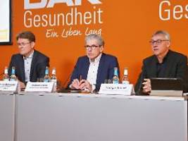 sozialabgaben von 50 prozent?: analyse: krankenkassen droht 2027 eine milliarden-lücke