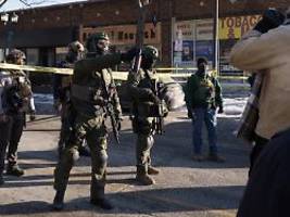 us-regierung spricht von notwehr: videobilder zeigen: alex pretti war keine gefahr für ice-kräfte