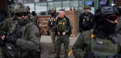 gregory bovino: welche rolle der border patrol chief in trumps brutaler einwanderungspolitik spielt